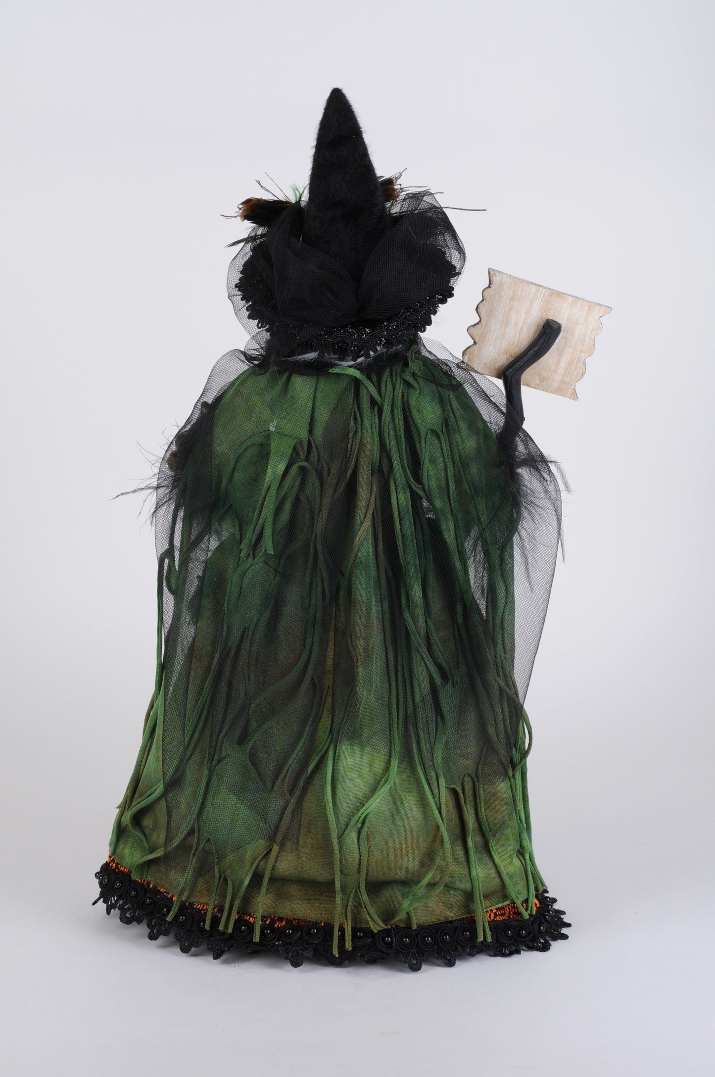 HA18-27 Grumpy Toad Witch