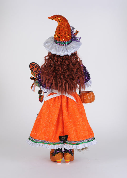 HA26-23 Candy Collector Witch