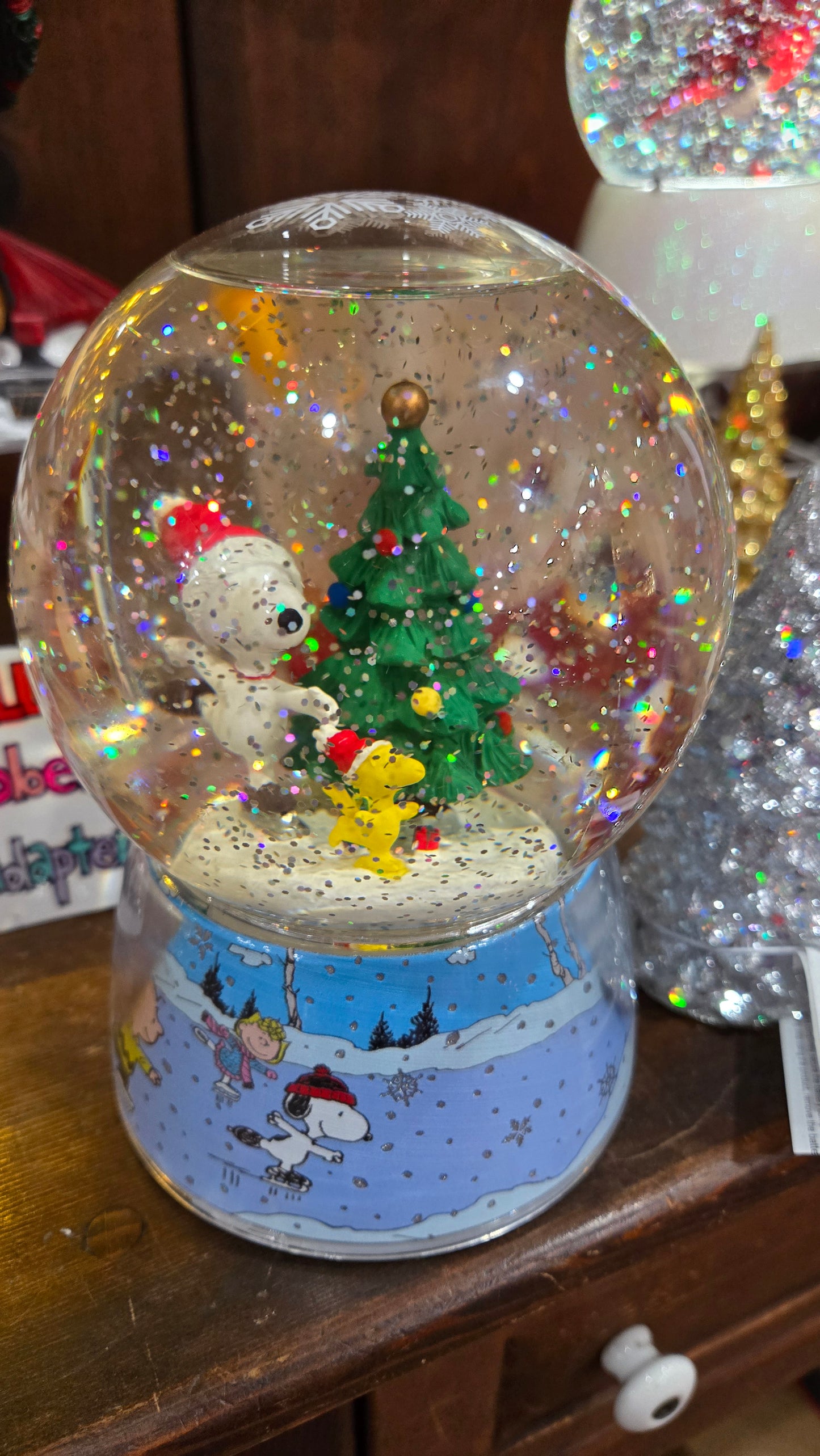 Snoopy Snow Globe