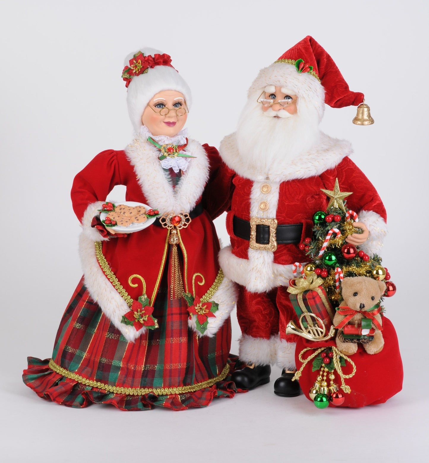 CC16-245 Lighted Santa & Mrs. Bearing Gifts